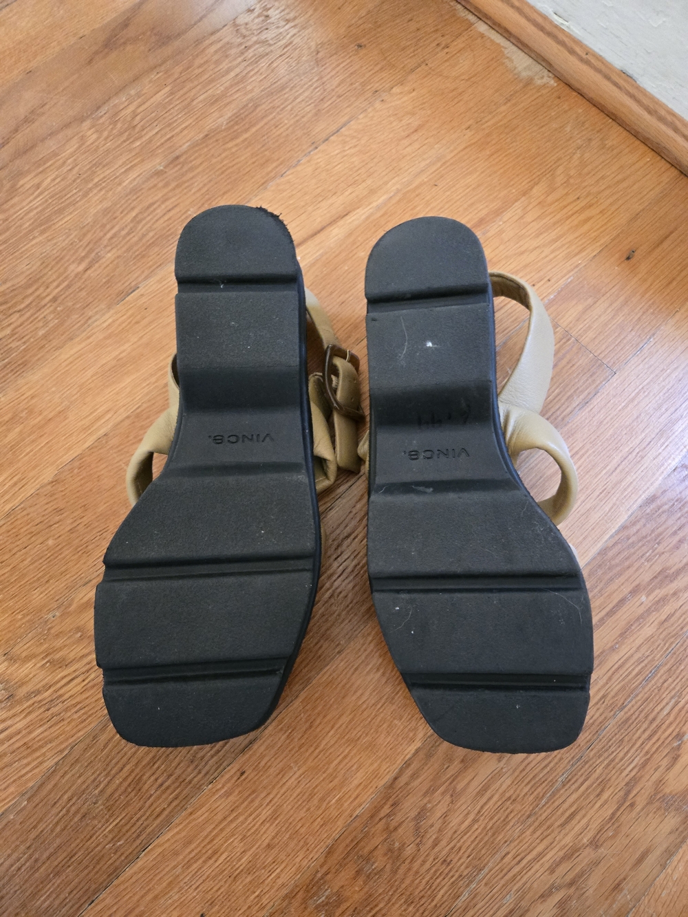 GUC Vince Bowie Lug Sole Sandals Tan 7 - Picture 3 of 5